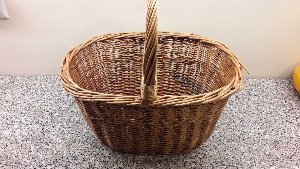 Koszyk wiklinowy z rączką