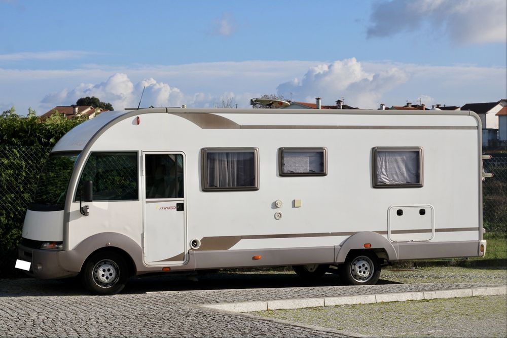 Autocaravana Integral Itineo com cama central / basculante e Ar condicionado