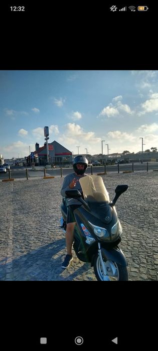 Sym GTS 125 evo carburada