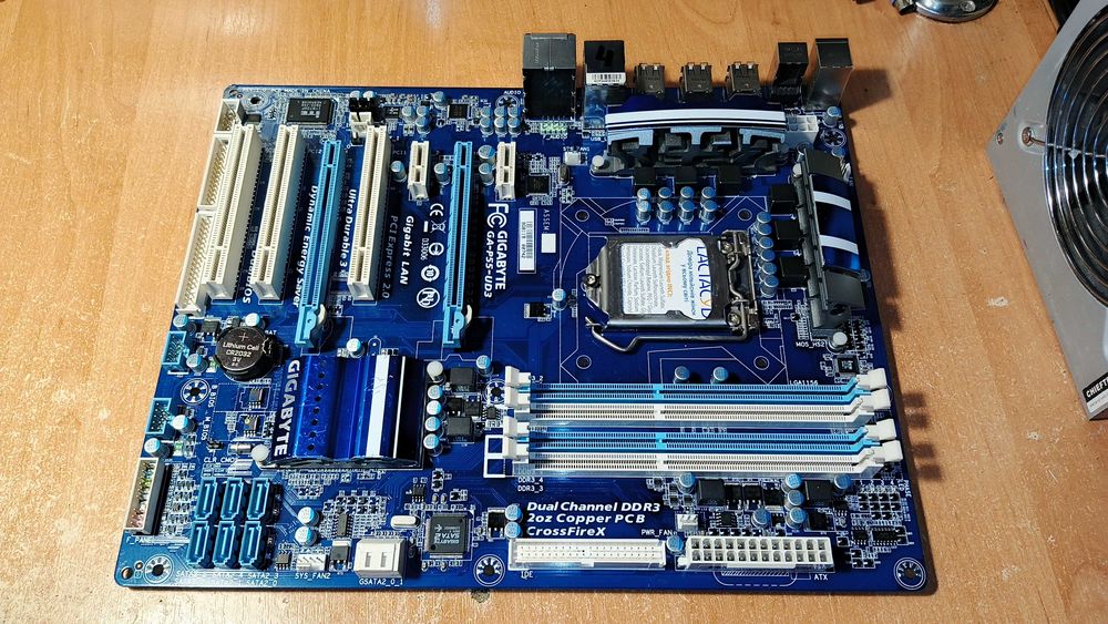 Gigabyte GA-P55-UD3 (s1156, P55. PCI-Ex16)(Читать описание)