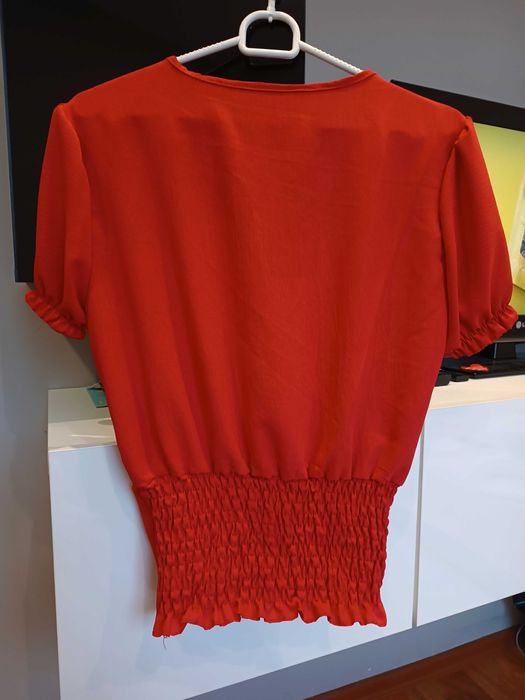 Czerwona bluzka top kopertowy dekolt marszczony stan z guzikami