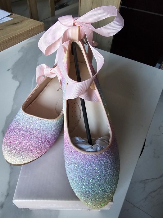Balerinki buty 33 piękne,  błyszczące.  Nowe!