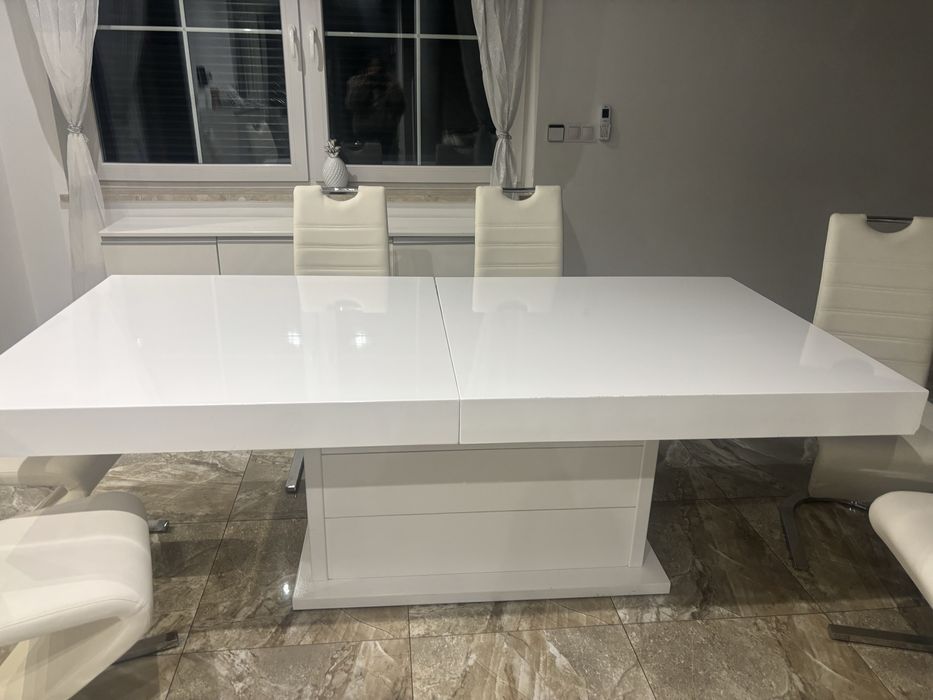 Stol do jadalni bialy rozkladany