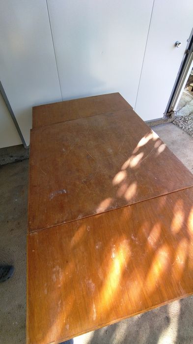 Mesa extensível de madeira