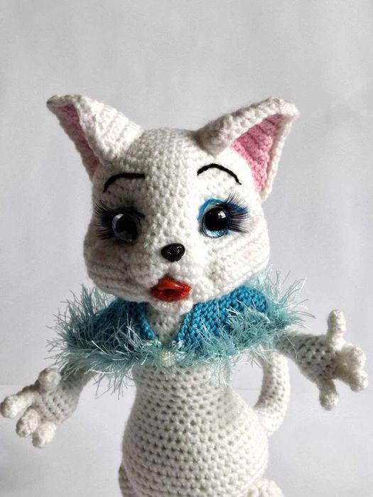 Муркотик. Іграшка, зв'язана гачком