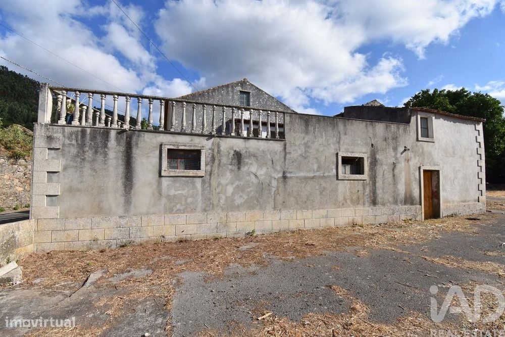 Casa tradicional T3 em Miranda do Corvo de 220,00 m2