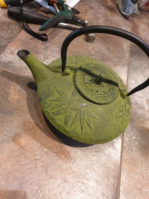 Sprzedam żeliwny czajnik