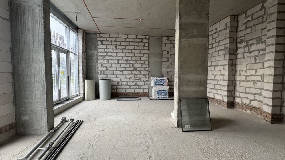 Оренда фасадного приміщення у ЖК  Підзамче Вежа