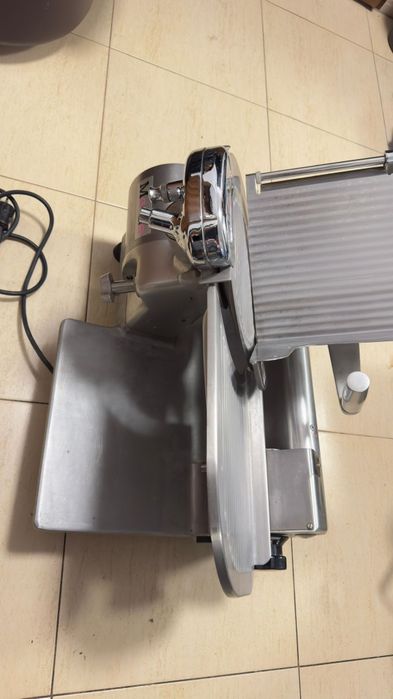 Krajalnica gastronomiczna Ma-Ga 612P, sprawna, 230V, 39 kg