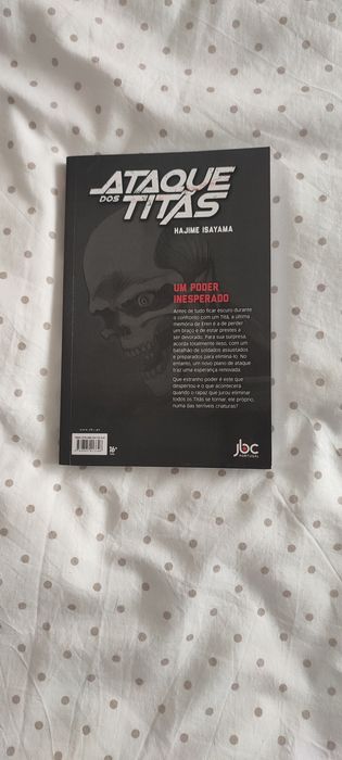 Livro Ataque dos Titãs 3