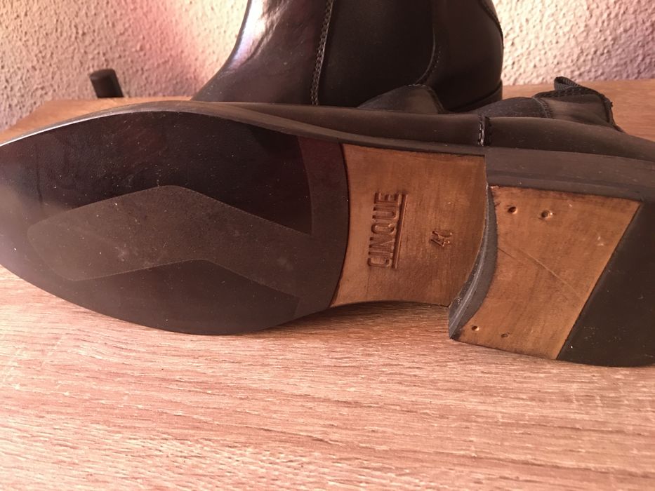 Vende sapatos clássico