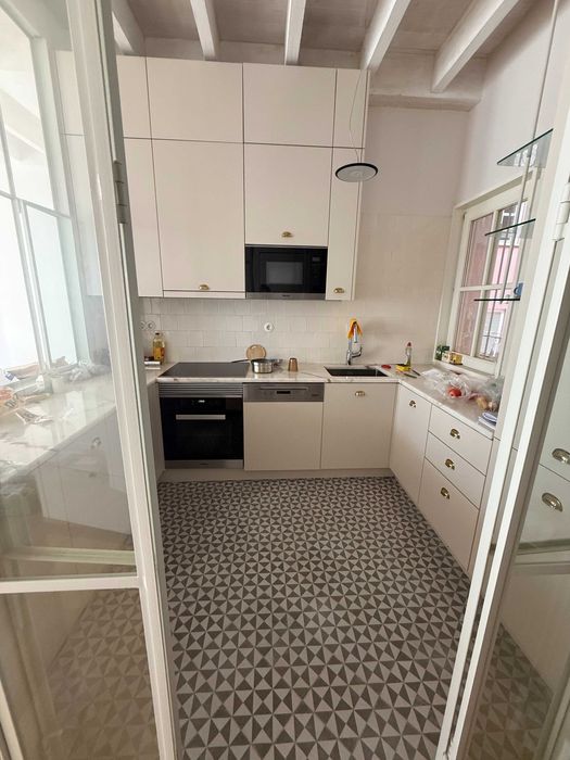apartamento t3  R. de Mouzinho da Silveira 180