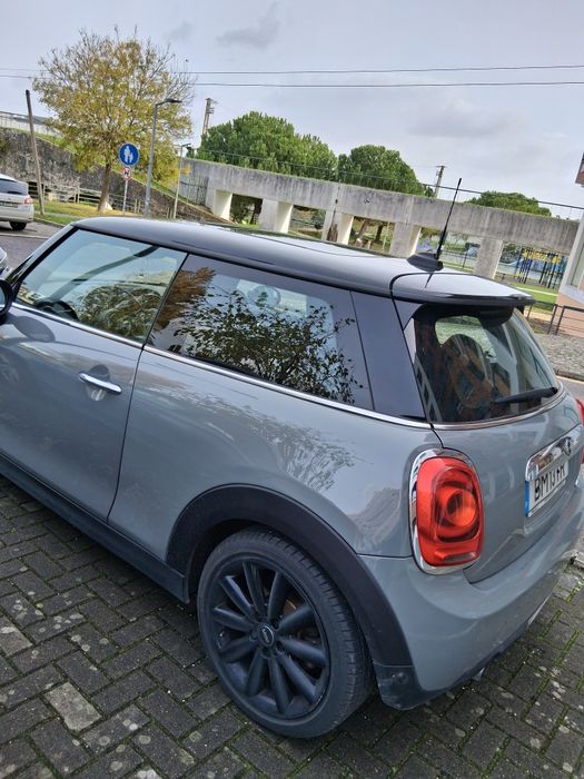Selling MINI Cooper D64706102332673123