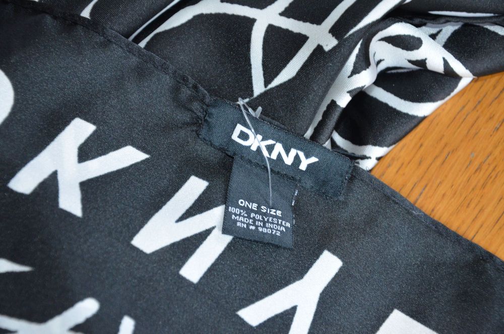 duża chusta/apaszka DKNY pareo czarno-biała