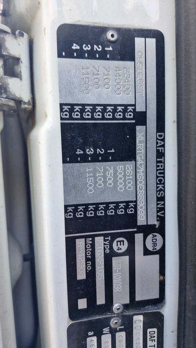Сідельний тягач DAF XF105.460 під напівпричіп самосвал правий руль