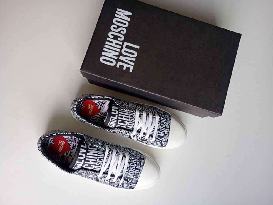 Кеди жіночі love moschino