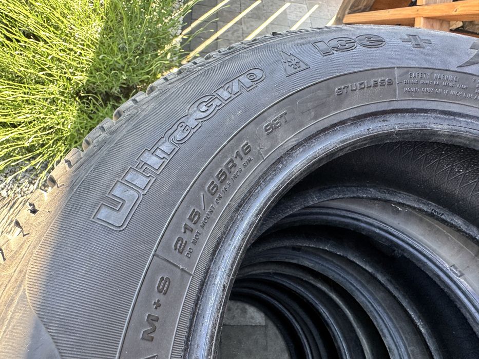 Шини зимові Goodyer UltraGrip Ice-215/65/R16