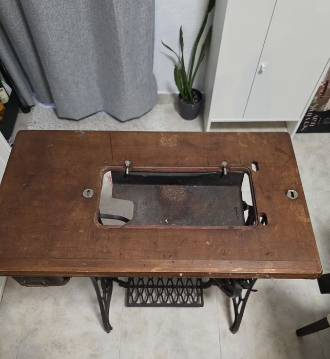 Mesa de máquina costura Singer