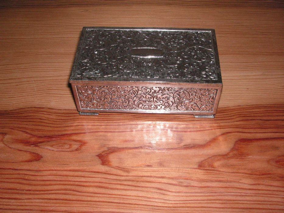 Caixas Guarda Jóias e Porta Isqueiro em estanho