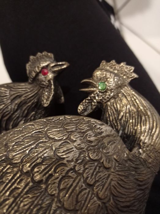 Galos de luta em metal