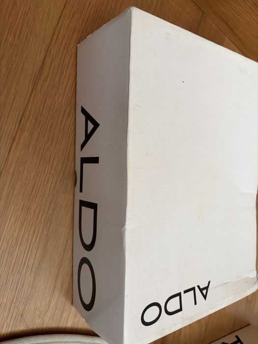 saltos da marca Aldo