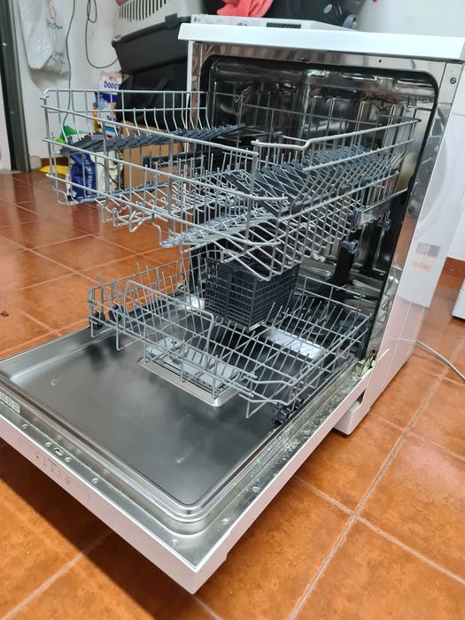Máquina de lavar loiça Candy com garantia