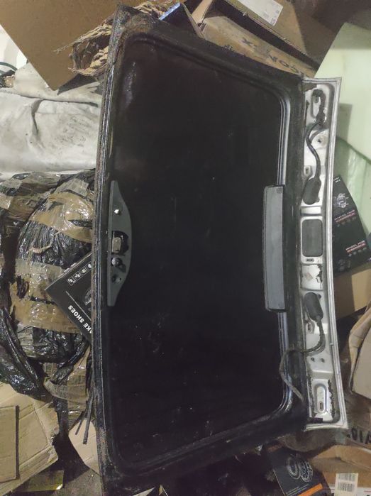 Szyba klapy BMW e39 kombi kompletna