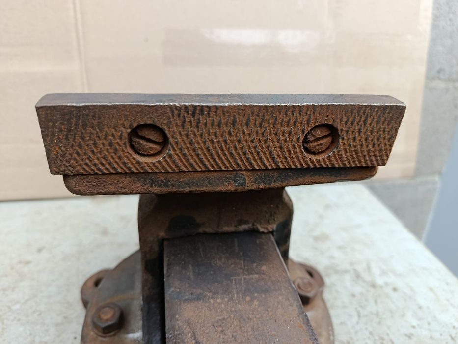 Тиски слесарные 140 мм