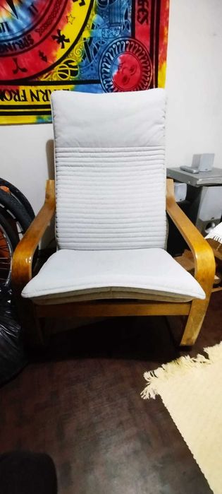 Cadeira de Design Moderno - Conforto e Estilo