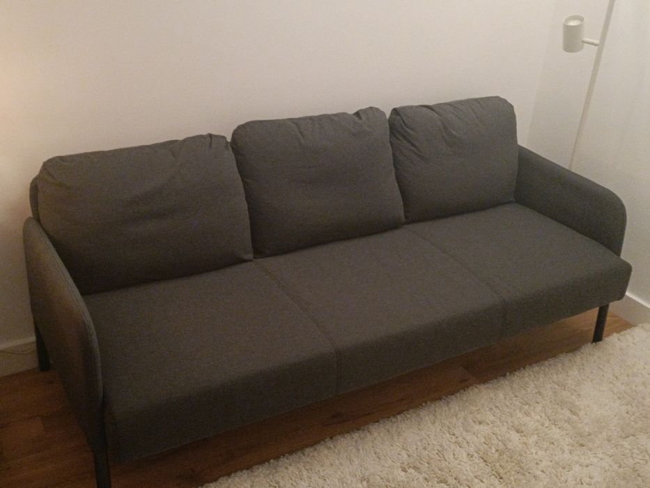 Sofá está nun bom estado