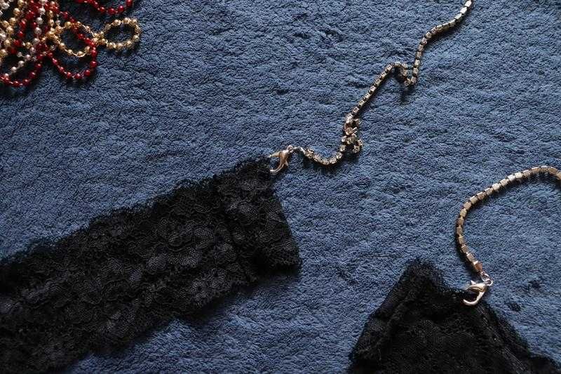 Чорний пояс з гартерами