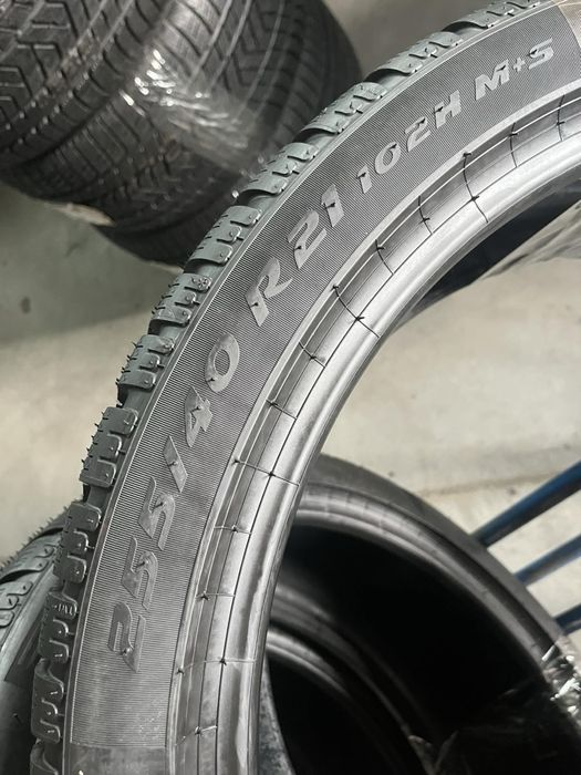 255/40/21 R21 Pirelli PZero Winter * 4шт нові зима