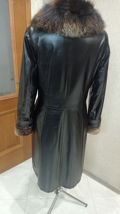 Дублянки жіночіа натуральна шкіра та  хутро.