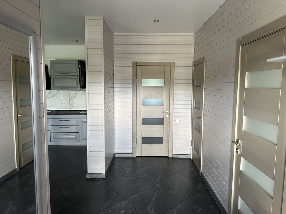 Здається сучасний будинок м.Сміла