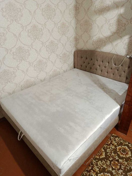 Диван двохмісний