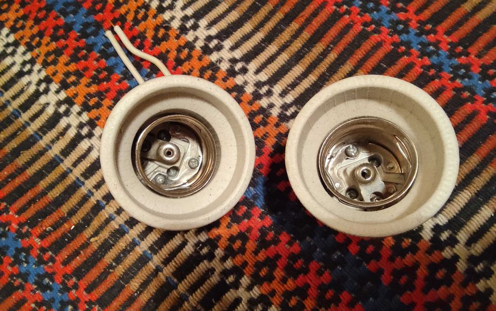 2 casquilhos em cerâmica - portes incluidos