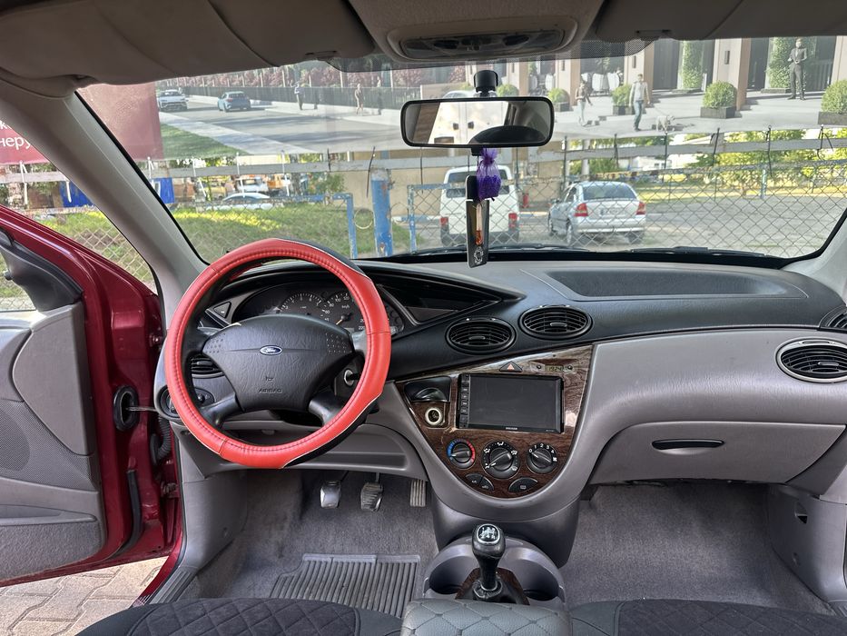 Ford Focus 1 2000,1.6 бензин