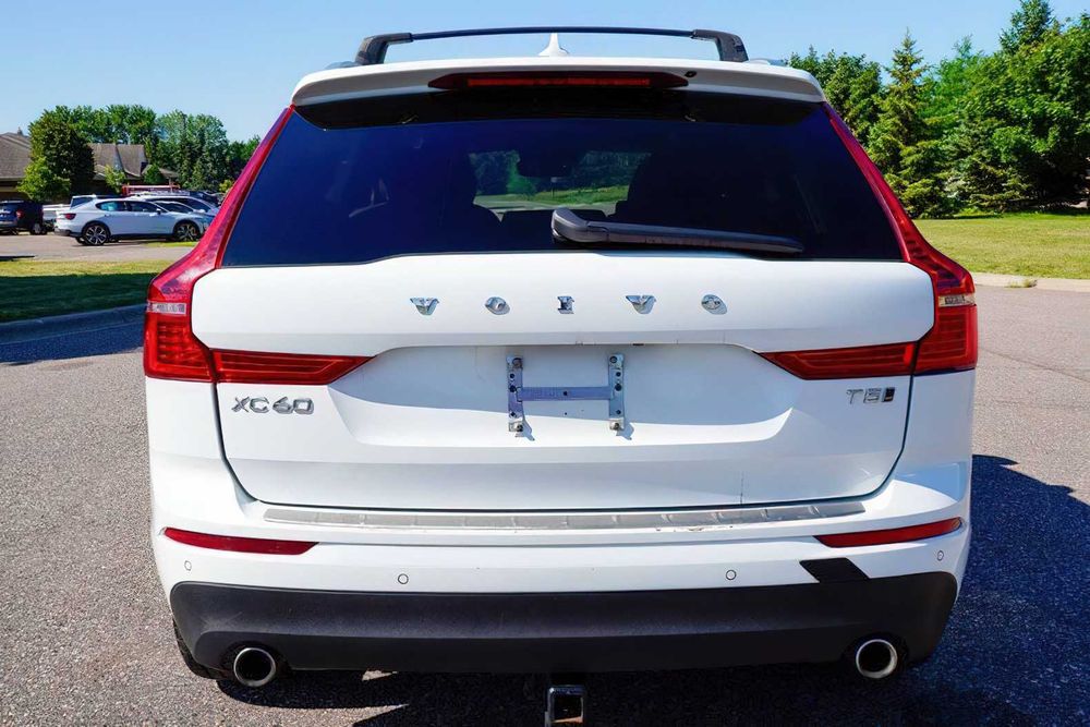 Volvo XC60 B5 Momentum      2022