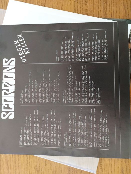 Scorpions  - Virgín Killer