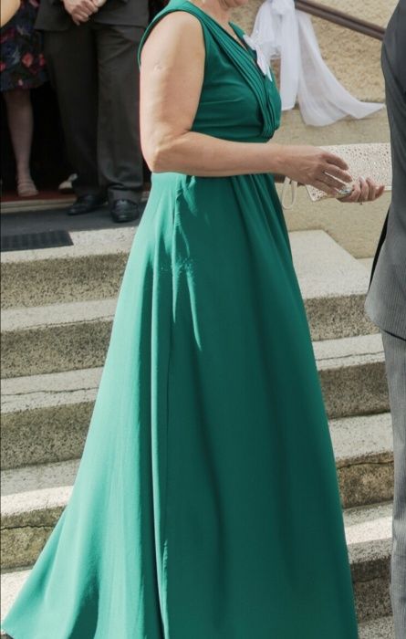 Elegancka sukienka wieczorowa maxi