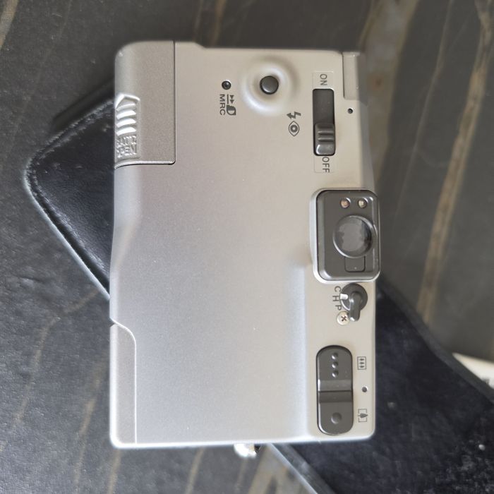 Câmara Analógica Canon IXUS Z70 – Pack Completo com Caixa e Manuais (Vintage)
