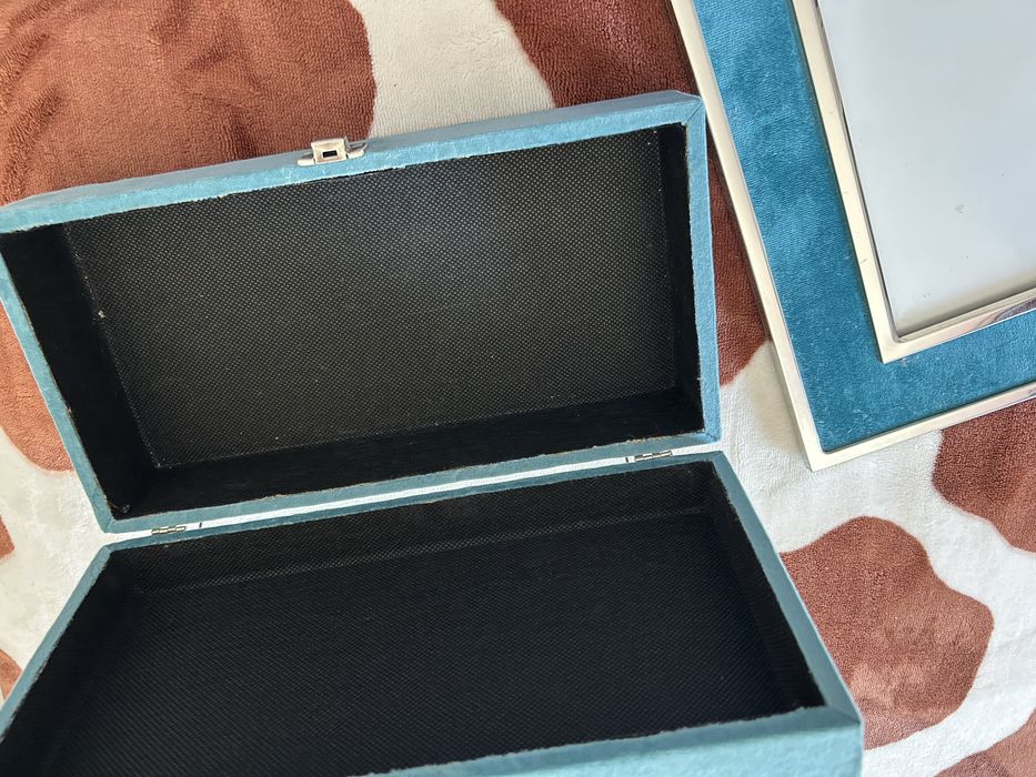 Conjunto de quadro e caixa de joias