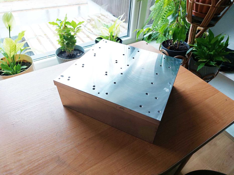 Radiator 300 x 280 x 112 mm / 9 kg / Aluminium