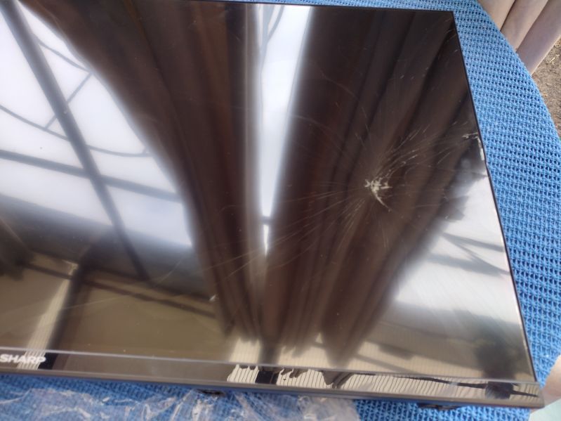 Sharp LED 32FH8EA uszkodzony panel
