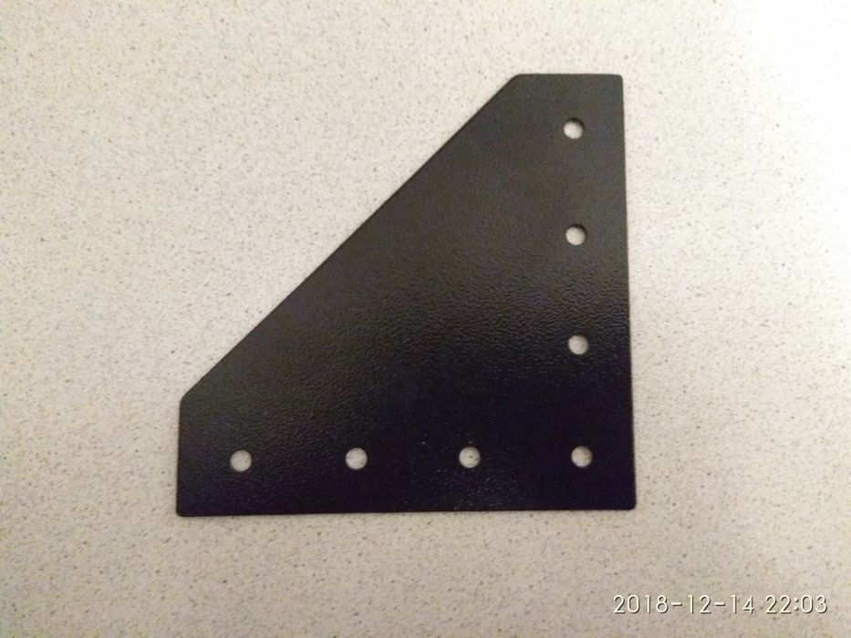 Угловой кронштейн для сборки 3д принтера. Сталь. Толщина 2,5 мм