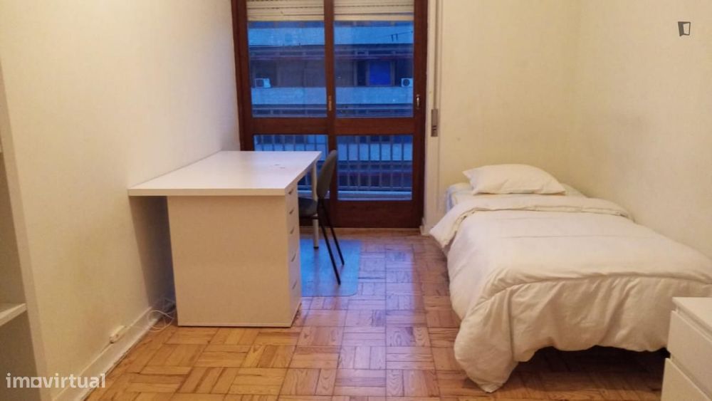 Quarto - localizado em Baixa Coimbra