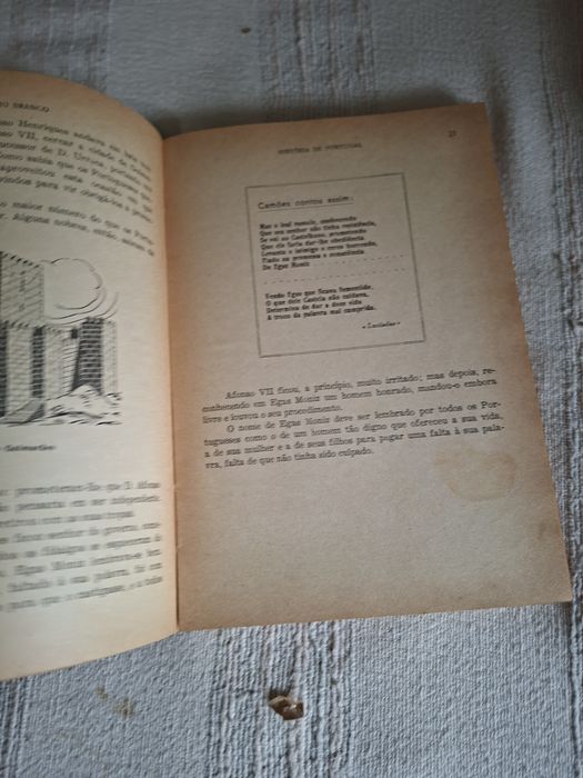 Conjunto de 2 livros do antigo ensino básico por  3 euros