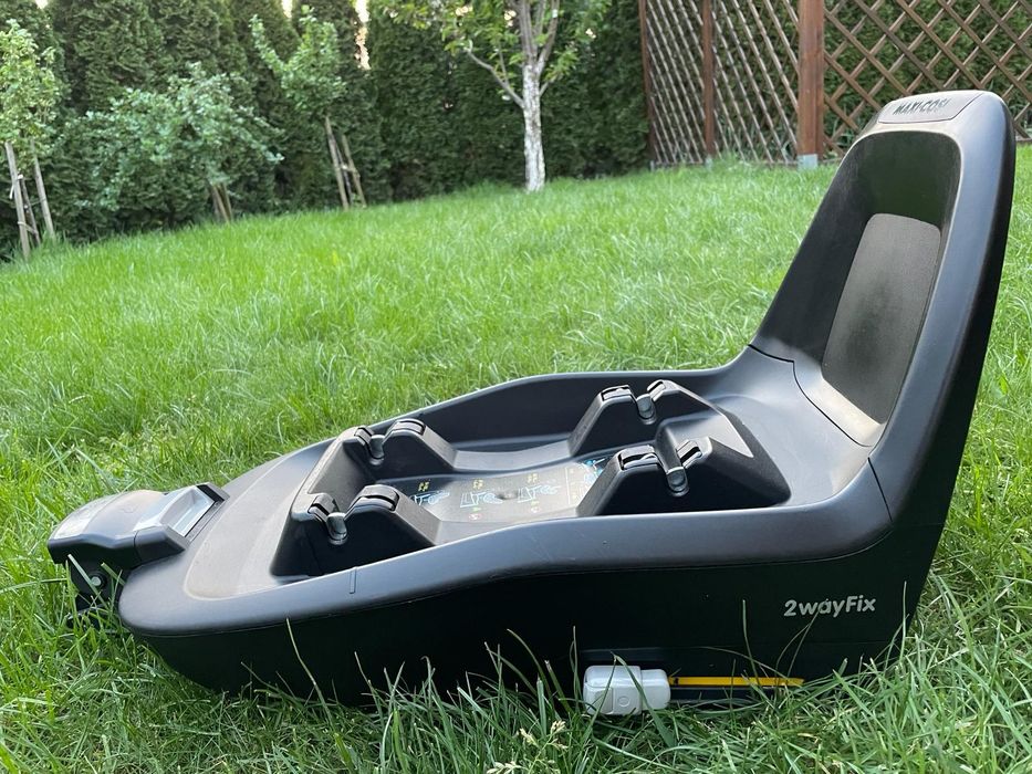 Cosi baza 2WAYFIX + fotelik Pebble Plus 0-13kg