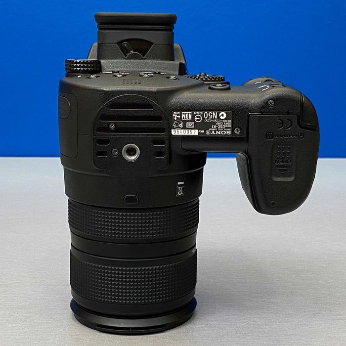 Sony Cyber-Shot DSC-R1 (10.3MP)