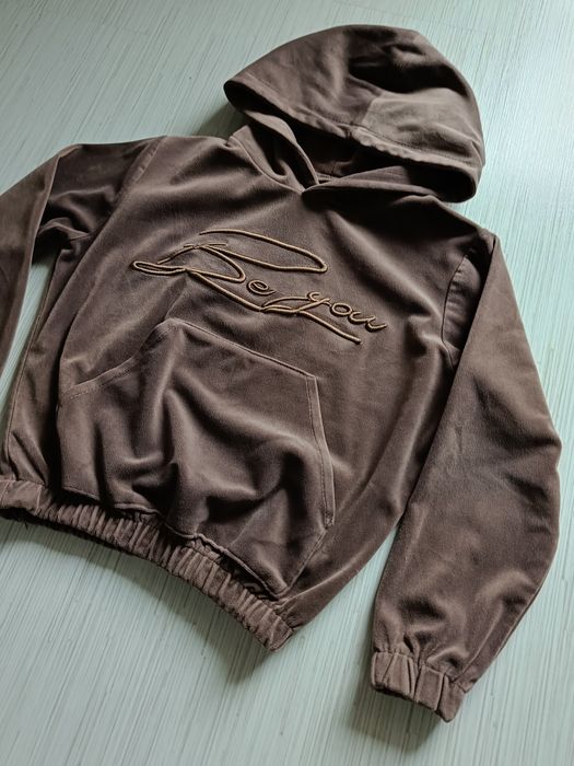 Bluza welurowa z kapturem dla dziewczynki roz 128/134